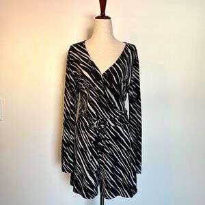 Grace Elements Black & White Romper Jumpsuit with Tie Belt Size: Small